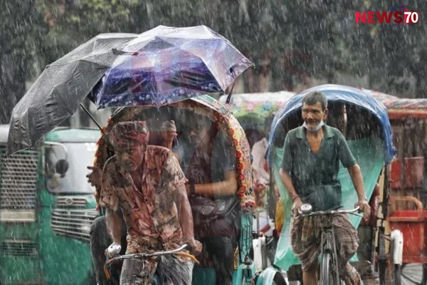 ভারী বৃষ্টিপাতের কারণে ৮টি বিভাগেই সতর্কতা জারি করা হয়েছে, বন্যা ও ভূমিধসের ঝুঁকি রয়েছে