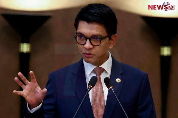 অভ্যুত্থানের আশঙ্কায় মাদাগাস্কারের প্রেসিডেন্ট নিরাপদ স্থানে চলে গেছেন